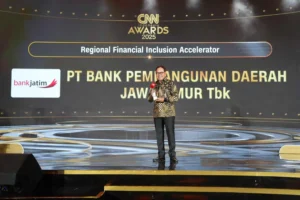 Bank Jatim Raih Penghargaan CNN Indonesia 2025