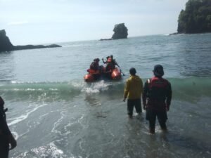 Tim SAR Lanjutkan Pencarian Ibu dan Anak Hanyut di Sungai Glidik