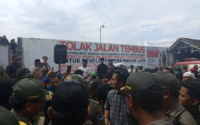 Warga Griya Shanta Tolak Pembongkaran Dinding Jalan Tembus