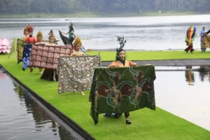 Pesona Batik dan Alam Berpadu dalam The Seven Lakes Festival