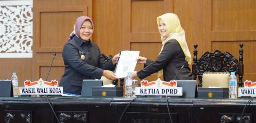 Rapat Paripurna DPRD Kota Probolinggo, Sabtu (8/11/2025) bahas Raperda Penyertaan Modal Pemerintah Daerah ke Perseroda Bahari Tanjung Tembaga.