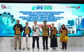 Bank Jatim bersama OJK Jatim memperkuat sinergi keuangan syariah melalui Indonesia Islamic Finance Summit (IIFS) 2025