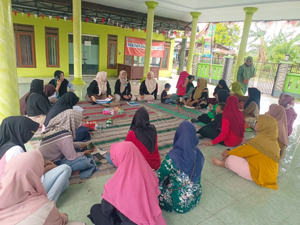 UPT Puskesmas Panji Kabupaten Situbondo gencar melakukan sosialisasi Pemberantasan Sarang Nyamuk (PSN) dengan 3M Plus