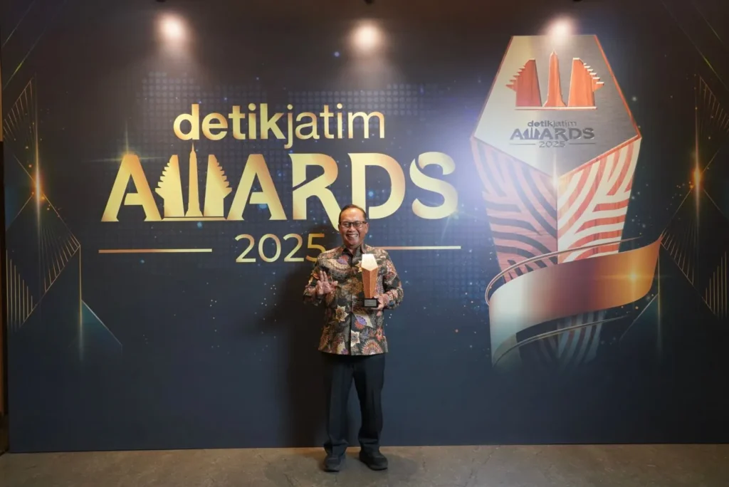 Bank Jatim meraih Anugerah Program Bisnis Terpuji dalam ajang detikJatim Awards 2025