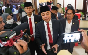 APBD Surabaya 2026 ditetapkan Rp12,7 triliun. Wali Kota Eri Cahyadi fokus tingkatkan PAD lewat optimalisasi aset daerah dan sektor reklame.