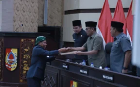 Fraksi DPRD Jember menyampaikan pandangan R-APBD 2026. Bupati Fawait optimistis pembangunan meningkat dengan sinergi eksekutif dan legislatif.