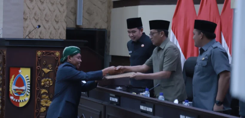 Fraksi DPRD Jember menyampaikan pandangan R-APBD 2026. Bupati Fawait optimistis pembangunan meningkat dengan sinergi eksekutif dan legislatif.
