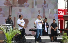 Wali Kota Surabaya, Eri Cahyadi Menerima Aspirasi Dasa Cita dari Karang Taruna terkait program pembangunan Surabaya