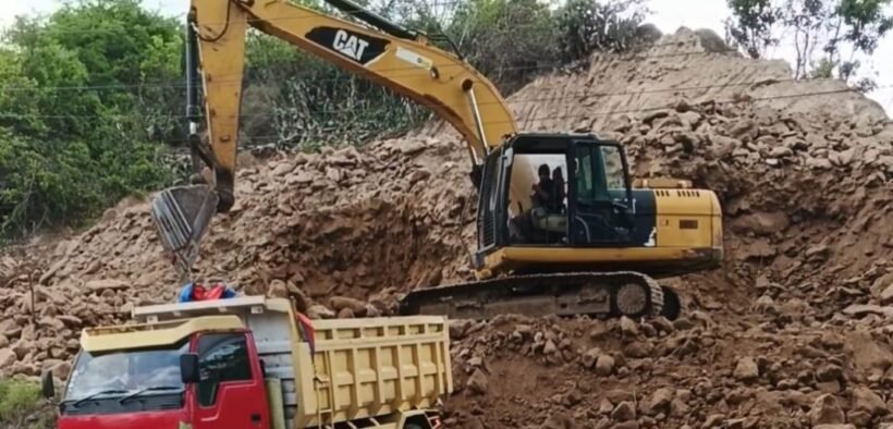 Aktivitas pengurugan tanah milik negara di Desa Kotakan, Kecamatan Situbondo Kota, menuai sorotan tajam dan Pertanyakan Izinnya