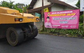 Pemkab Jember mempercepat perbaikan jalan di Wuluhan dan Arjasa. Warga menyambut gembira, akses yang rusak bertahun-tahun akhirnya diperbaiki