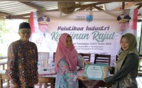 Pelatihan kerajinan rajut DKUPP Probolinggo di Lumbang tingkatkan keterampilan dan daya saing 50 pelaku UMKM perempuan