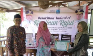 DKUPP Dorong UMKM Perempuan Lewat Pelatihan Kerajinan Rajut