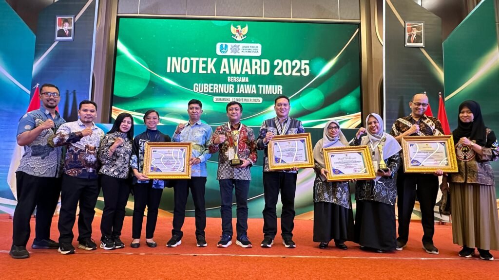 Kampung Semanggi Surabaya meraih Juara 1 Inovasi Daerah di INotek Award Jatim 2025. Produk semanggi berkembang hingga diekspor ke Australia