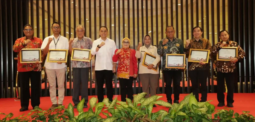 Wali Kota Surabaya, Eri Cahyadi, langsung “menyentil” fasilitas kesehatan yang masih suka membeda-bedakan warga