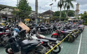 Ratusan sepeda motor hasil penertiban aksi balap liar kini memenuhi halaman Mapolres Malang