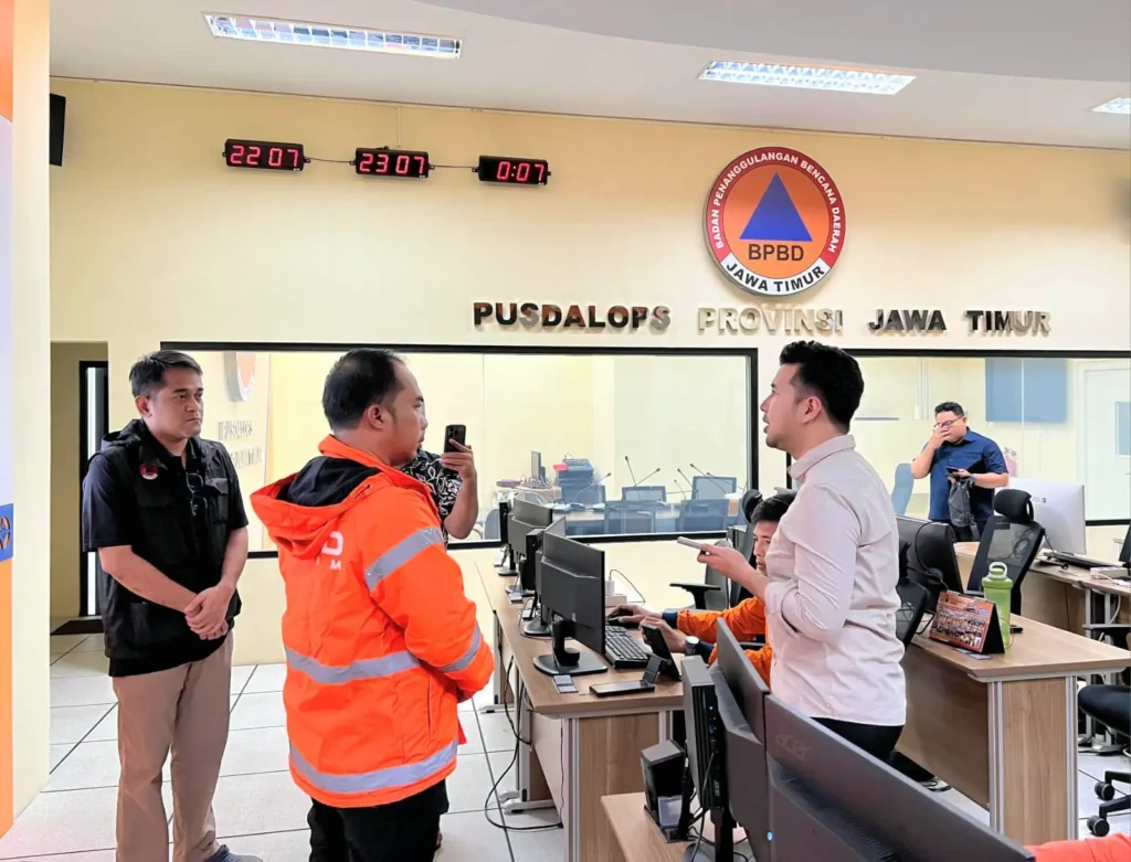 Wagub Emil dan Sekdaprov Adhy Karyono Tinjau Pusdalops PB di Tengah Maraknya Bencana Jatim