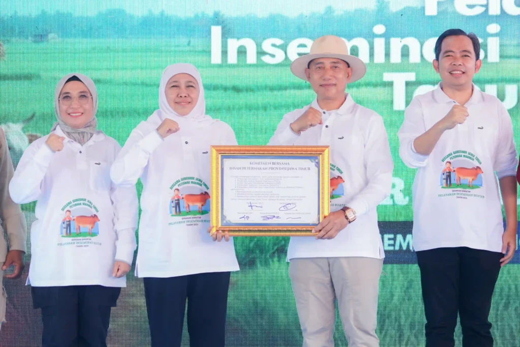 Pemprov Jatim memecahkan Rekor MURI lewat 1,09 juta inseminasi buatan. Gubernur Khofifah optimistis bisa swasembada daging pada 2029.