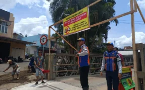 Dinas Perhubungan (Dishub) Kota Malang mulai menerapkan rekayasa lalu lintas berupa sistem buka tutup di Jembatan Bailey Sonokembang