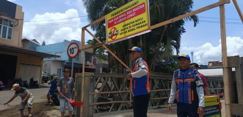 Dinas Perhubungan (Dishub) Kota Malang mulai menerapkan rekayasa lalu lintas berupa sistem buka tutup di Jembatan Bailey Sonokembang