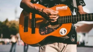 Menkumham Dukung Usulan Warung dan Pengamen Tak Kena Royalti Musik