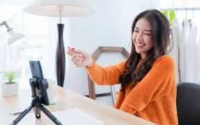 Direktur Penyidikan Digital Kementerian Komunikasi dan Digital (Komdigi), Irawati Tjipto, menanggapi wacana penerapan sertifikasi bagi konten kreator