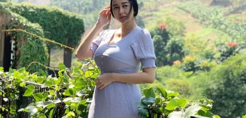 Komisi Pemberantasan Korupsi (KPK) membuka peluang untuk memanggil penyanyi Aura Kasih