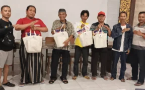 Puluhan peserta menghadiri lomba nge cos bareng atau lomba domino yang digelar di Dapoer Me Time Coffee di Situbondo