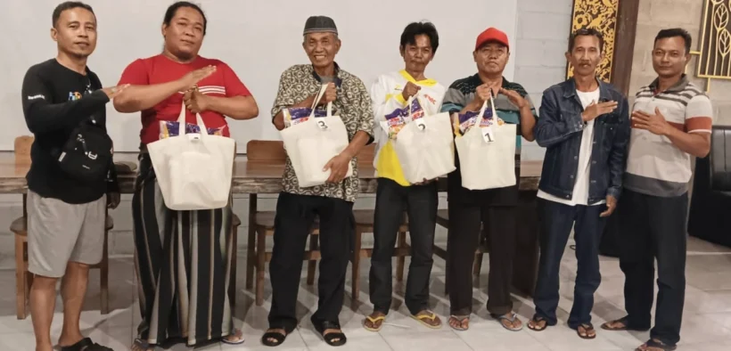 Puluhan peserta menghadiri lomba nge cos bareng atau lomba domino yang digelar di Dapoer Me Time Coffee di Situbondo