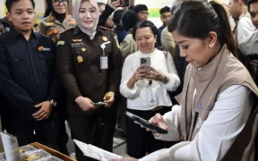 Pemerintah melalui Kemkomdigi mengaktifkan layanan internet berbasis satelit SATRIA-1 di 10 titik terdampak banjir