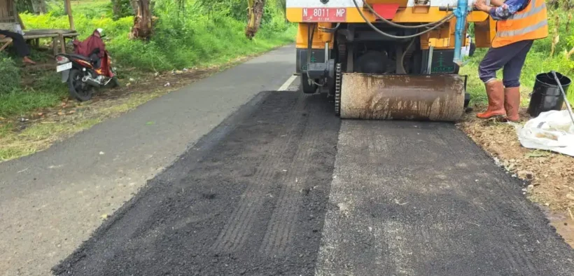 Sebanyak 42 ruas jalan yang semula mengalami kerusakan ringan kini telah selesai diperbaiki oleh Pemkab Probolinggo Sepanjang 2025