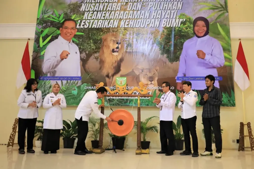 DLH Kota Probolinggo meluncurkan inovasi FANS dan mengumumkan pemenang PROBOKASIH 2025 sebagai edukasi dan gerakan kampung rendah emisi.