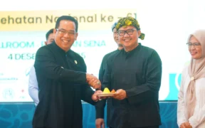Peringatan Hari Kesehatan Nasional (HKN) ke-61 tahun 2025 di Kota Probolinggo berlangsung meriah dan penuh semangat kolaborasi. Bertempat di Paseban Sena, Kamis (4/12/2025), Dinas Kesehatan bersama RSUD dr. Mohamad Saleh dan RSUD Ar Rozy