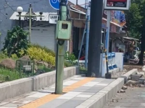 Viral Pita Taktil Terhalang Tiang di Trotoar Soekarno-Hatta Probolinggo