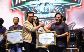 Pemerintah Kota Batu kembali menggelar Rock Gunung Volume 3, festival musik yang dengan tema pelestarian lingkungan Rockforestation