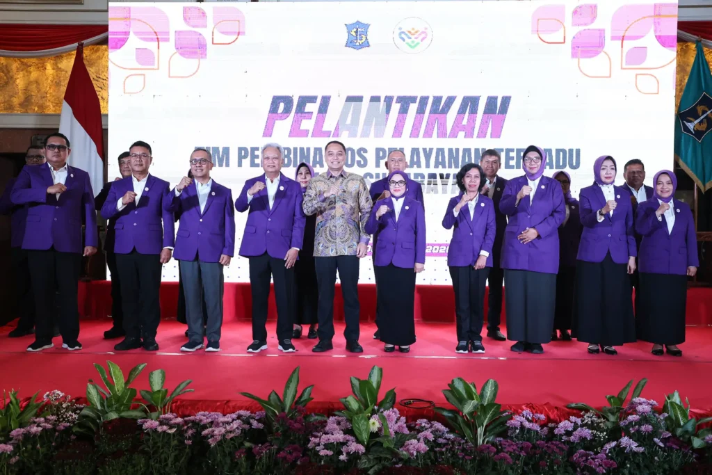 Wali Kota Surabaya Lantik Tim Pembina Pos Pelayanan Terpadu