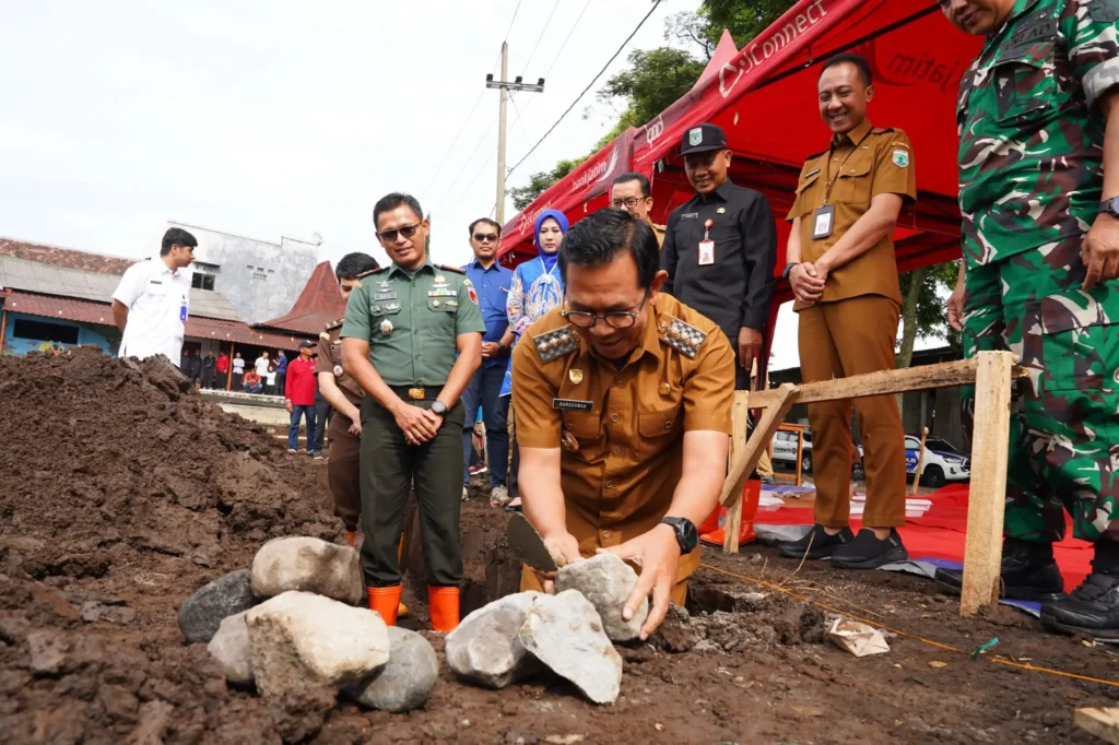 Wali Kota Nurochman Resmikan Pembangunan Gerai KDMP Torongrejo