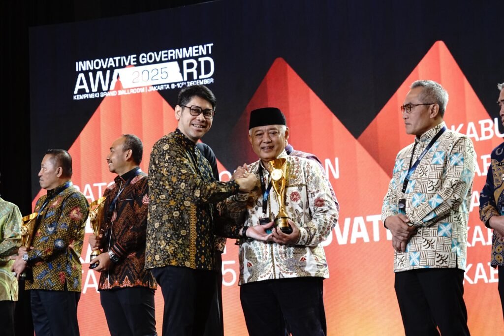 Pemkab Malang Terima Penghargaan IGA 2025: Kabupaten Terinofatif
