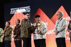 Pemkab Malang Terima Penghargaan IGA 2025: Kabupaten Terinofatif