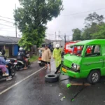 Kecelakaan lalu lintas kembali terjadi di Pakisaji, Sebuah L300 minibus Menabrak truk box Mitsubishi Canter, 2 orang Penumpang Luka-luka