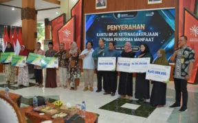 Pemkab Situbondo juga berupaya agar para nelayan dapat tercover BPJS Ketenagakerjaan melalui anggaran DBHCHT Tahun 2026.