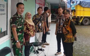Perkuat ketahanan pangan Sebanyak 192 warga Kelurahan Sidomukti, Kecamatan Kraksaan, menerima bantuan pangan