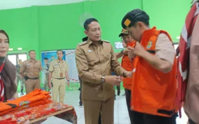 Gerakan Pramuka Kwartir Cabang (Kwarcab) Kota Malang menerjunkan 111 personel untuk membantu pengamanan perayaan Natal dan Tahun Baru (Nataru) 2025