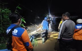 Banjir Kiriman Terjang Dringu Probolinggo, Warga Sigap Antisipasi Luapan Sungai Kedunggaleng