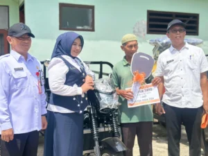 Pemkab Situbondo Serahkan 62 Unit Bantuan Alsintan