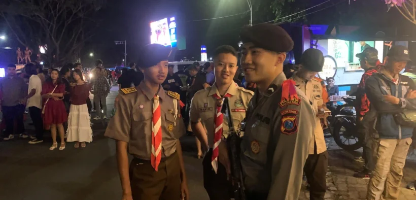 Pengamanan Nataru di Gereja Ijen, Kota Malang, berlangsung dengan pengawasan ketat dari aparat gabungan serta relawan Saka Bhayangkara