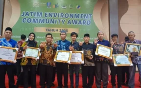 Kabupaten Probolinggo kembali menorehkan prestasi membanggakan di bidang lingkungan hidup. Dalam ajang Jatim Environment Community Award 2025