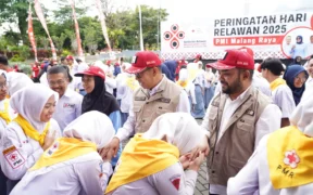 Wali Kota Batu Nurochman memimpin Apel Peringatan Hari Relawan Palang Merah Indonesia (PMI) se-Malang Raya Tahun 2025