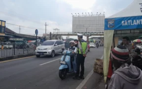 Arus lalu lintas di wilayah Lawang, Kabupaten Malang bagian utara, selama libur Natal dan Tahun Baru (Nataru) 2025 terpantau aman dan lancar