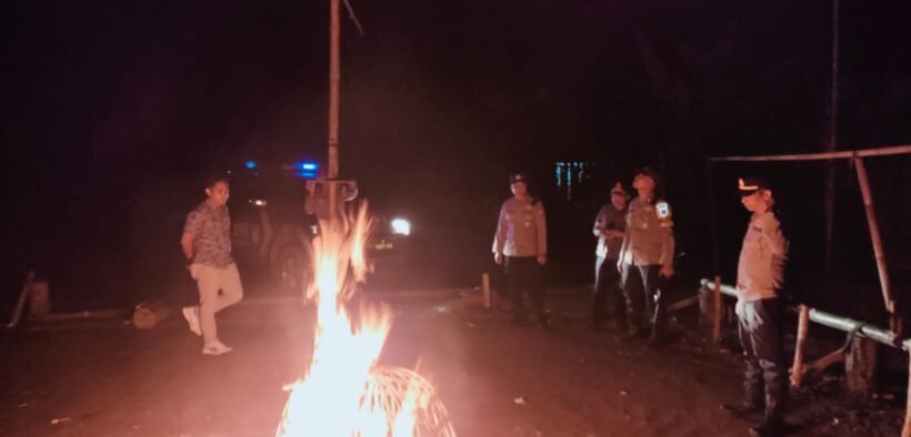 Resahkan Warga, Polisi Musnahkan Arena Judi Sabung Ayam di Gedangan