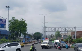Arus lalu lintas kendaraan keluar masuk wilayah Malang mengalami peningkatan signifikan pada momentum libur Natal 2025.